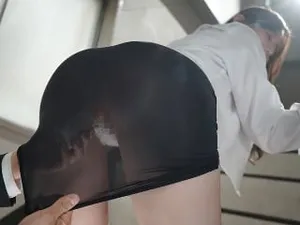 Cô chủ shop bán nước hoa hứng tình thủ dâm quên tắt cam