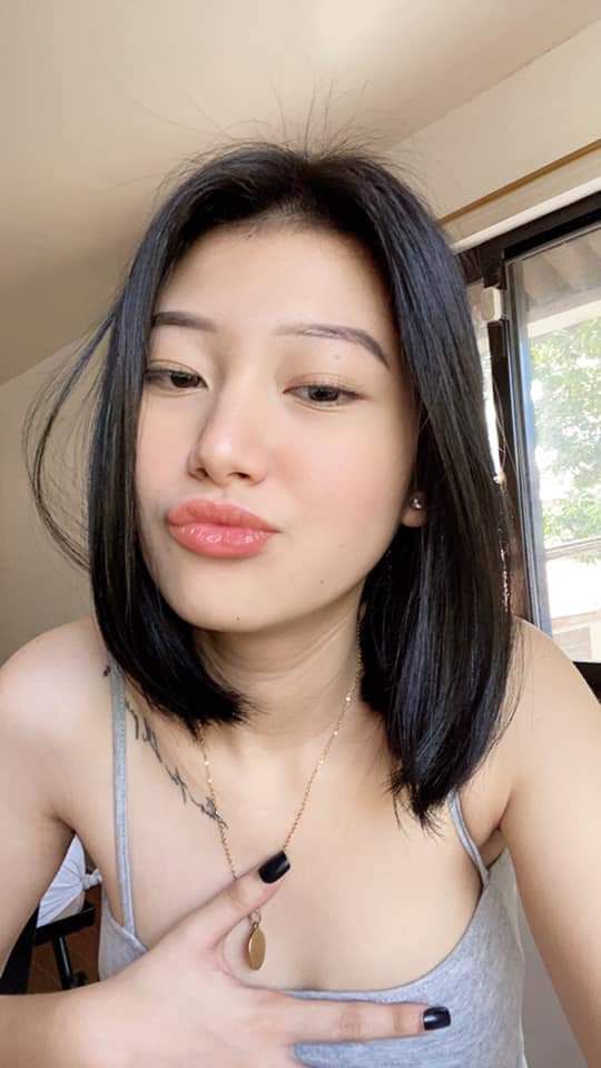 Em người yêu nghiện game mặc kệ tôi làm gì thì cô ấy vẫn chơi game